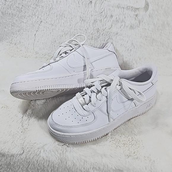 Nike Air Force 1's (AF1) Low Classic All-White "Uptowns" Size 4.5 Youth - Picture 1 of 9